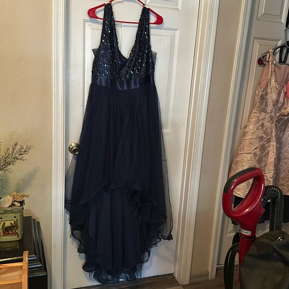 Beautiful Navy Blue Hi-Low tank style formal Evening Dress - Picture 1 of 9